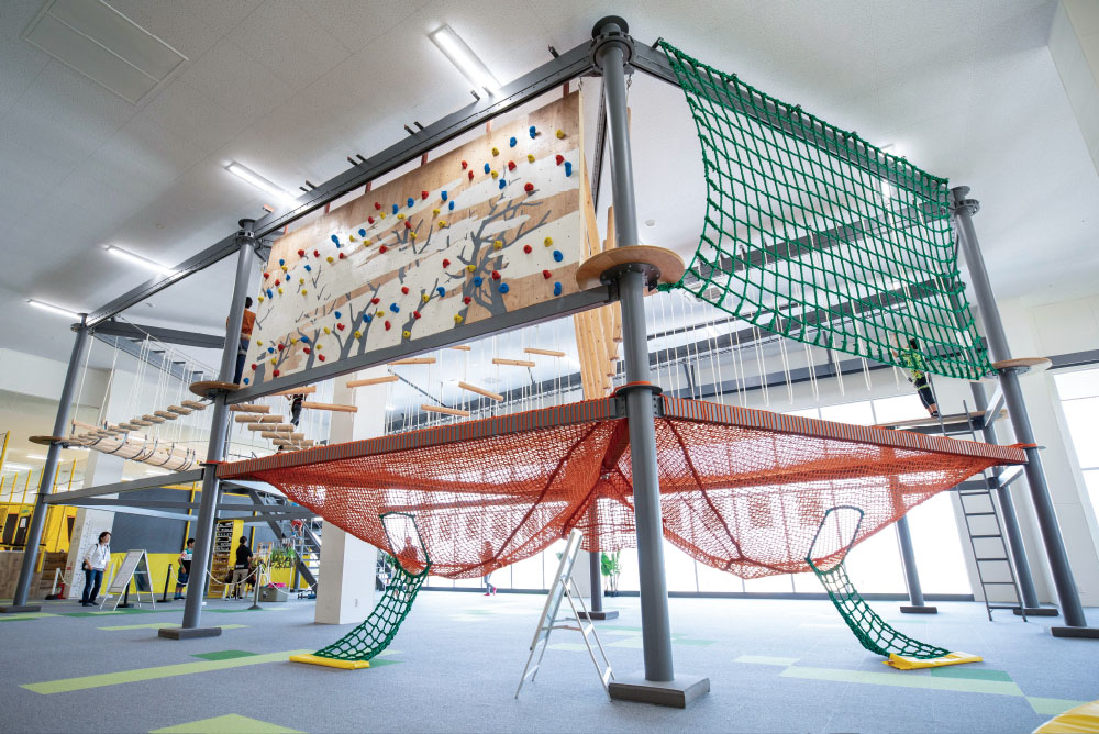 屋内型アスレチック